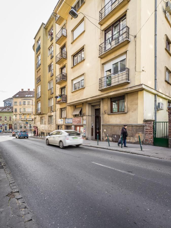 Bpr Shiny Deluxe Home Budapest Exterior photo